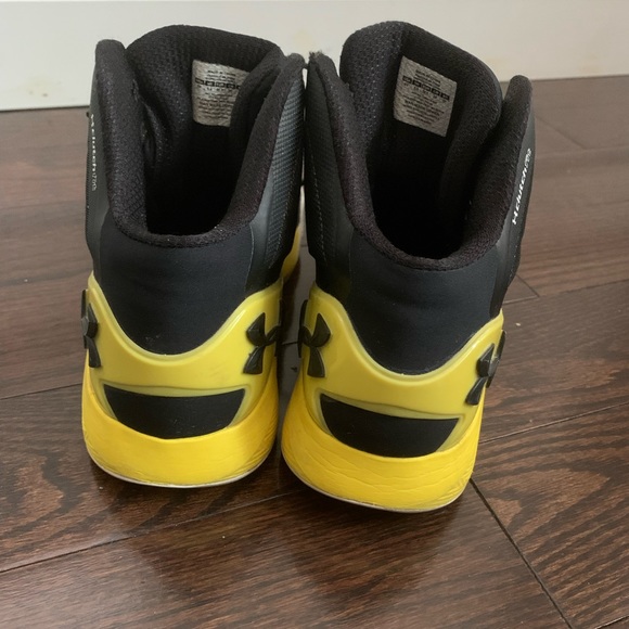 Youth Under Armour Charged Basketball Shoes - Picture 5 of 8